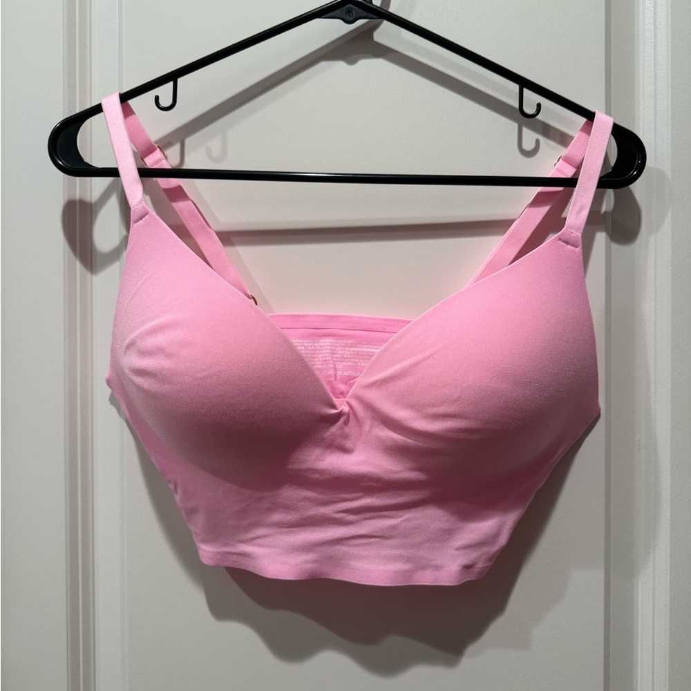 NWOT - Victoria’s Secret Wireless Push Up Bra
